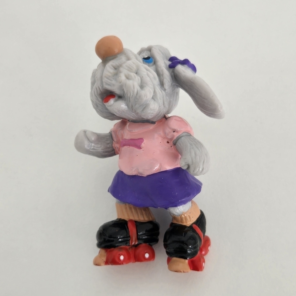 Ganz Bros Toys Vintage Wrinkles Roller Skating Puppy Dog Figurine 1985